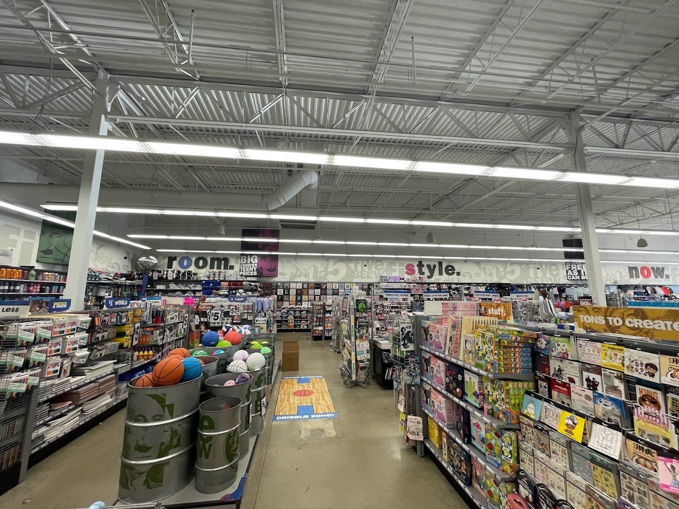 Five Below interior, Howell, NJ