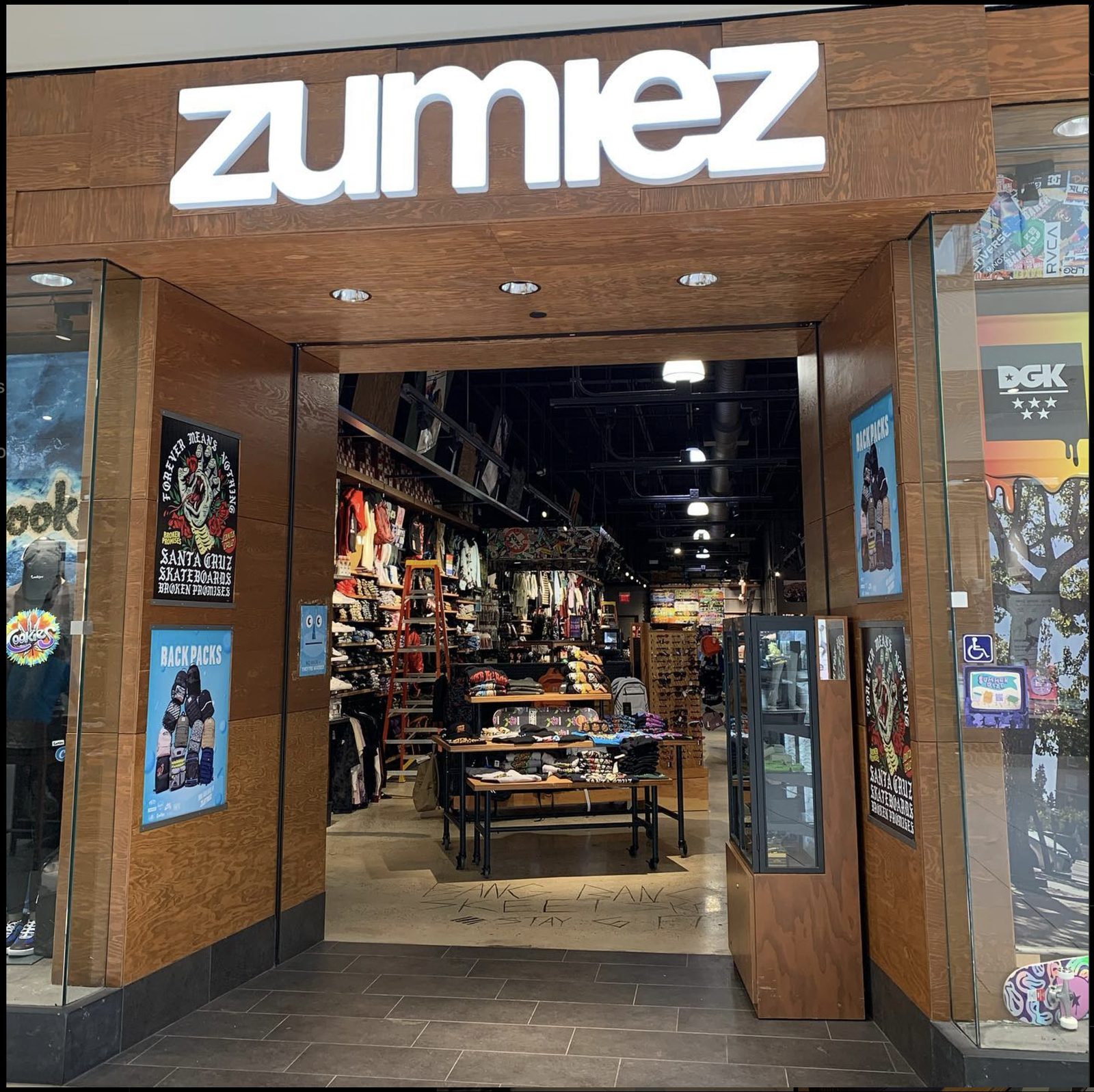 Zumiez storefront, Deptford NJ