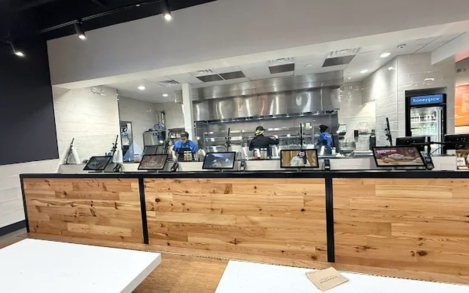 Honeygrow seating area, North Brunswick, NJ